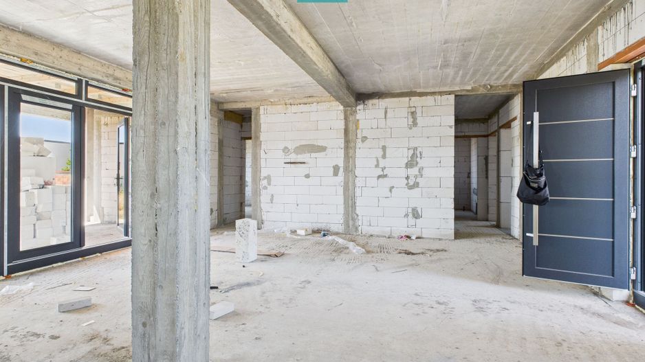 Casă nouă la roșu în Mândruloc - Poză 9