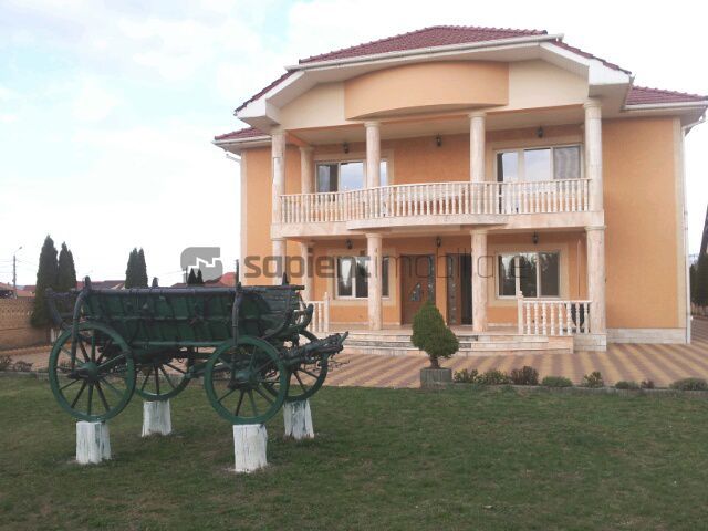 Sapient | Vilă în stil italian situată în loc. Sânmartin - Poză 1