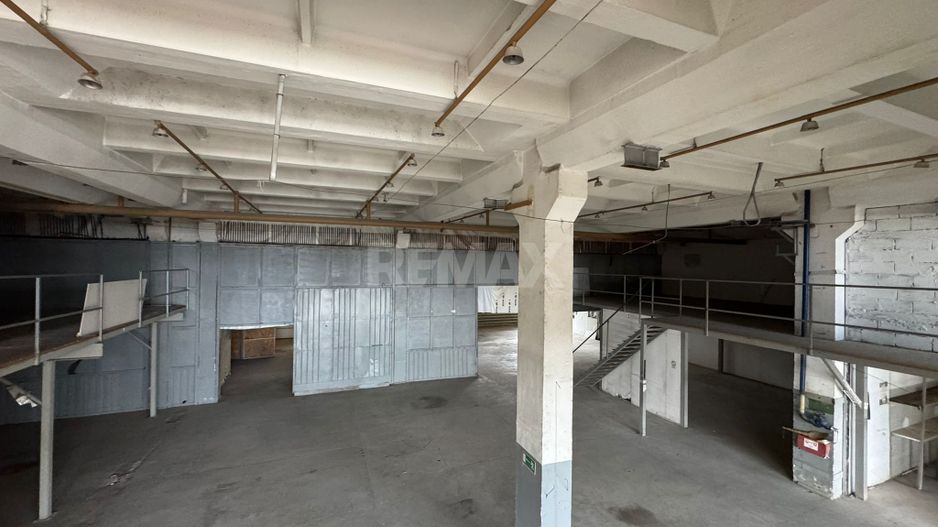 Spațiu comercial versatil în zona centrală - Poză 19