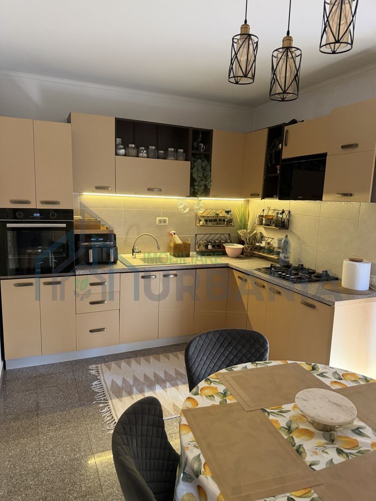 Vilă Single Horpaz – Construcție 2010, 4 camere, 185 mp utili, teren 600 mp - Poză 4