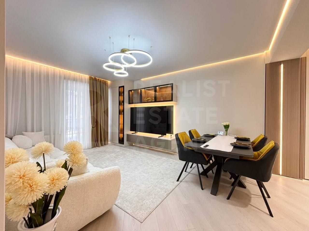 Vânzare, apartament, 2 camere + living, strada Calea Ieşilor, Sculeni - Poză 4