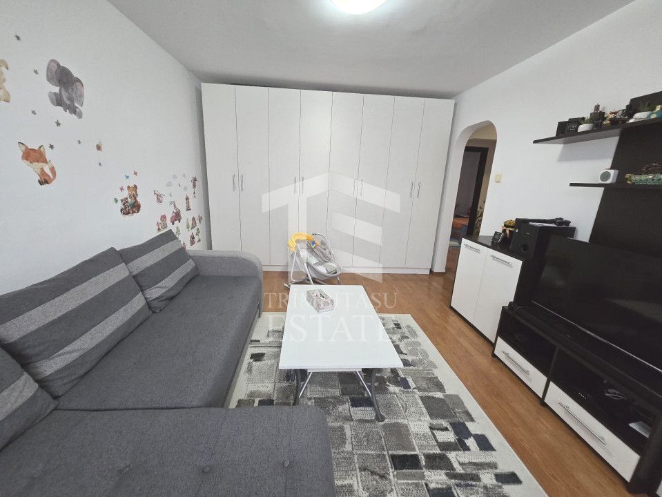 INEL I - Apartament cu centrala pe gaz, loc de parcare si pod de 60 mp - Poză 3