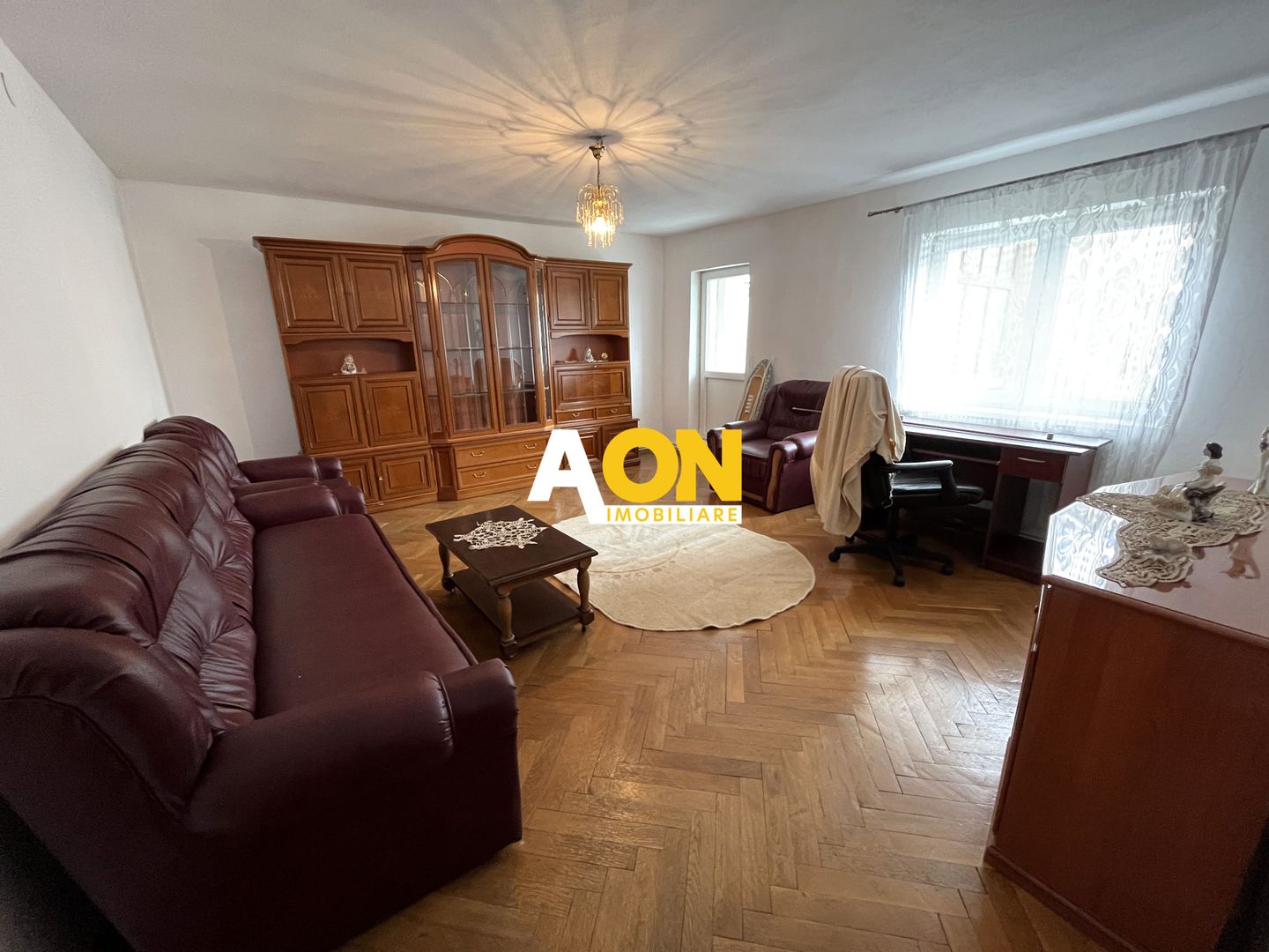 Apartament cu 3 Camere, Etaj Intermediar, Zona Cetate - Poză 3