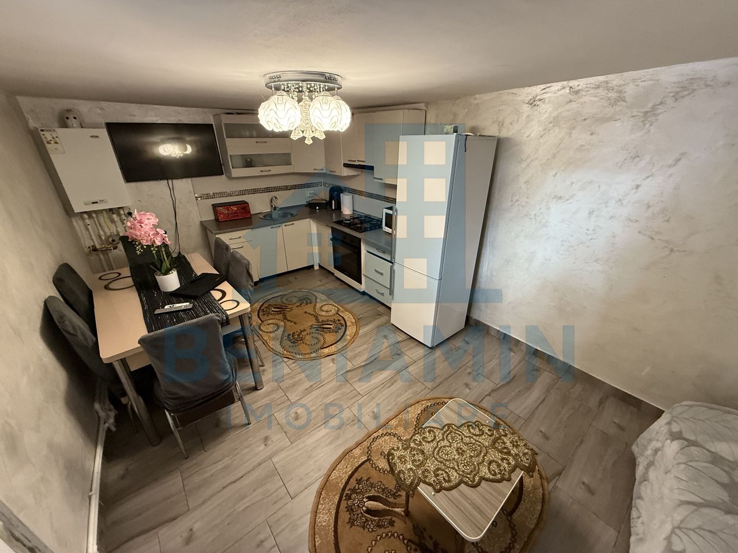 Casa-Craiovita Noua-Toporasi-Locuibila-Toate utilitatile-Libera - Poză 1