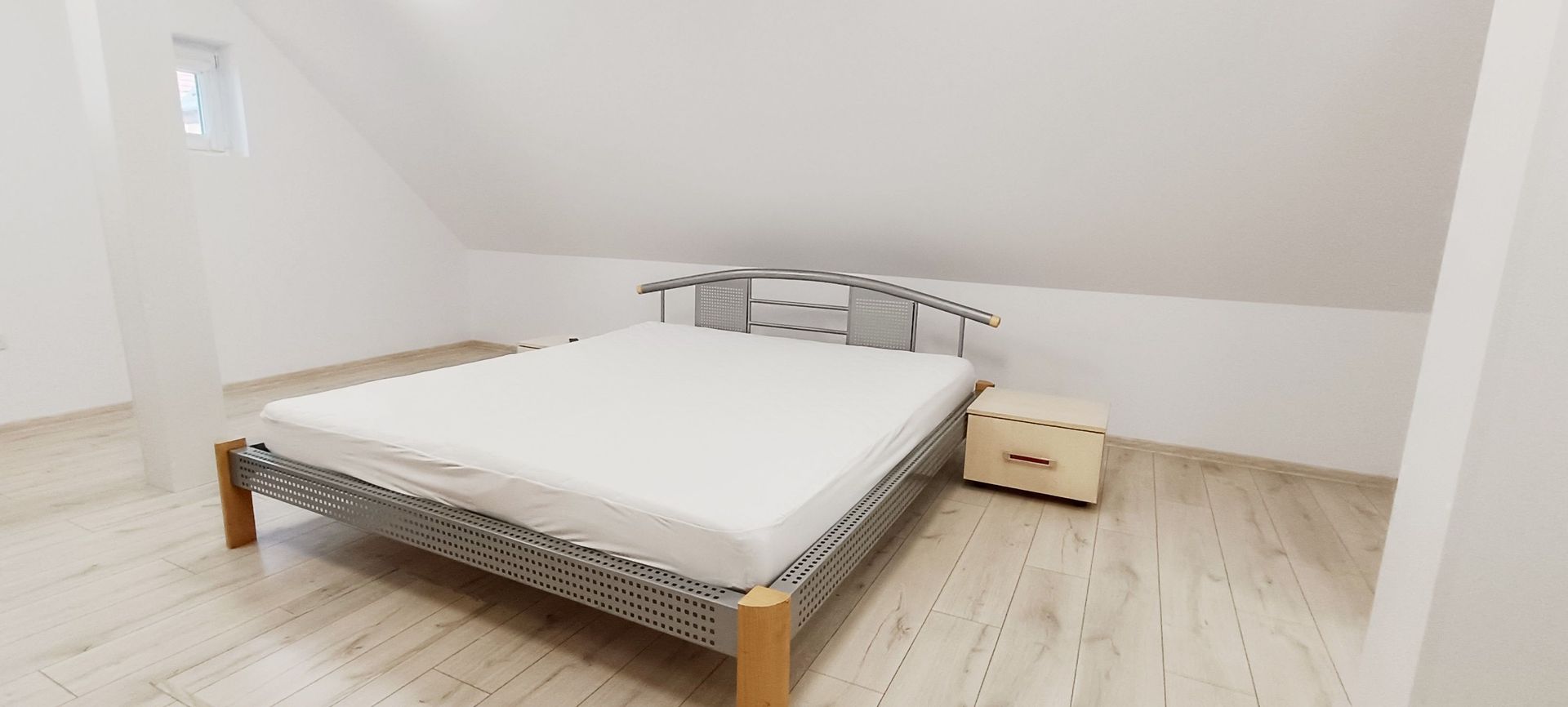 Apartament modern in vila-100mp - Poză 6