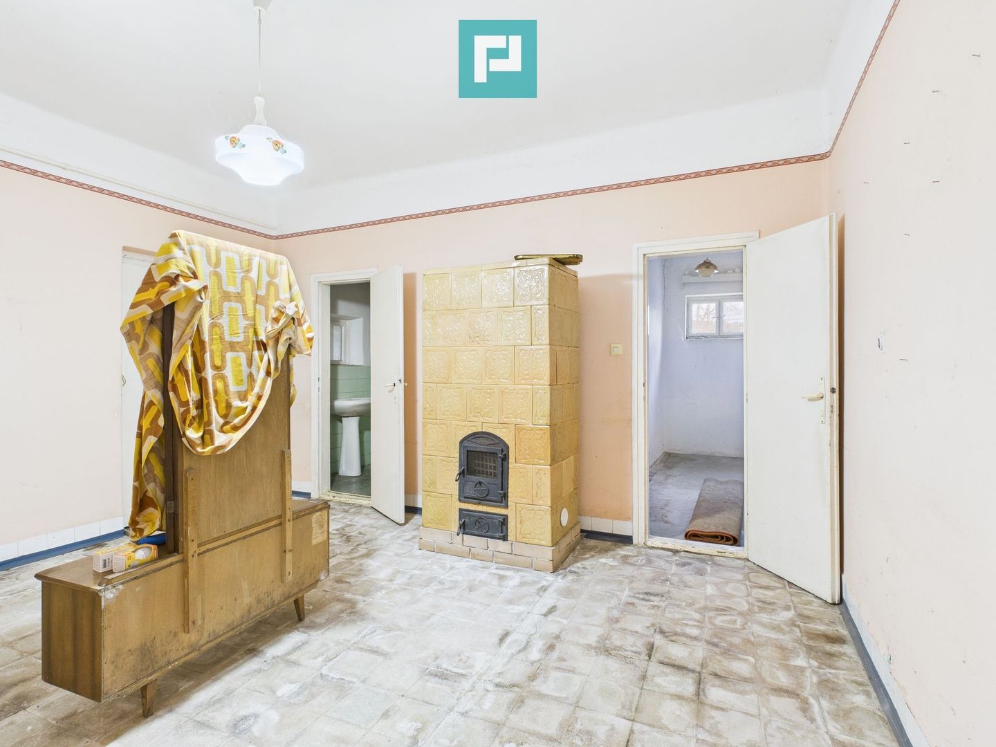 Casă cu 3 camere și potențial în Nagybanhegyes - Poză 9