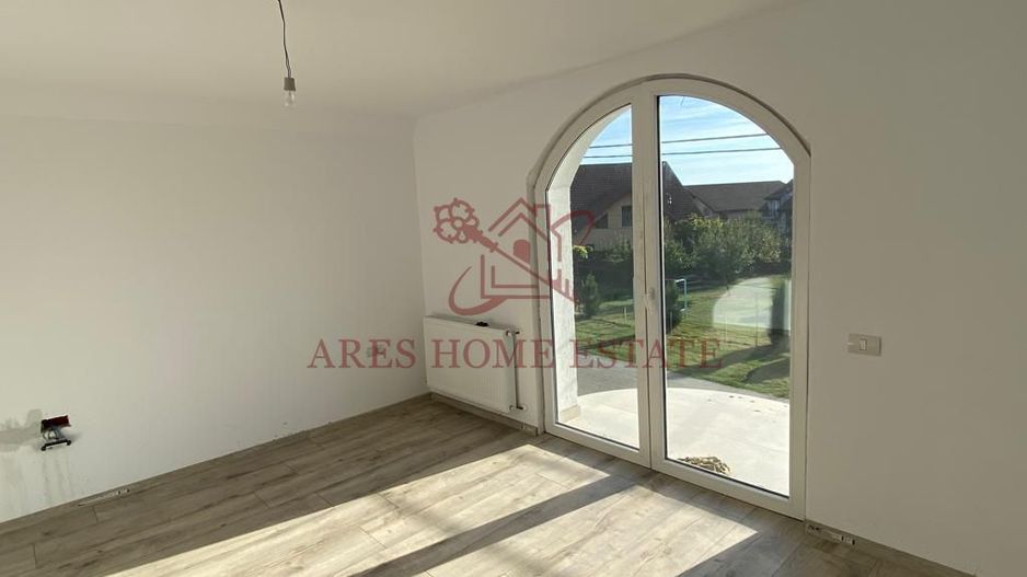Casă 5 camere, 2 niveluri, intrări și utilități separate – Șag - Poză 10
