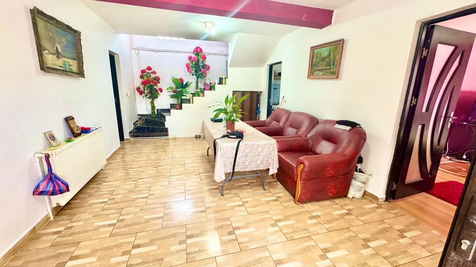 Casă P+M  strada Negru Vodă, 175 mp, 5 dormitoare, teren - Poză 2