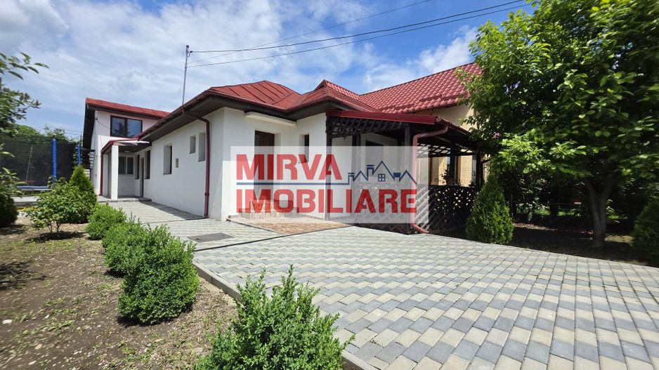 🏡 Casă renovată cu 6 camere, teren 557 mp – Berceni, Prahova - Poză 1