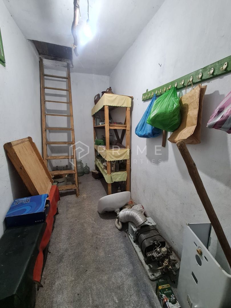 Casă cu teren de 1.000 m² – utilități complete, ideală pentru renovare - Poză 8
