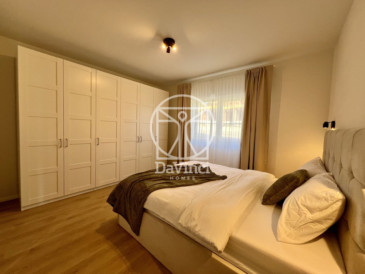 Apartament 3 camere, 2 bai, aer conditionat (NCL-37D-Mo-ap.3) - Poză 2