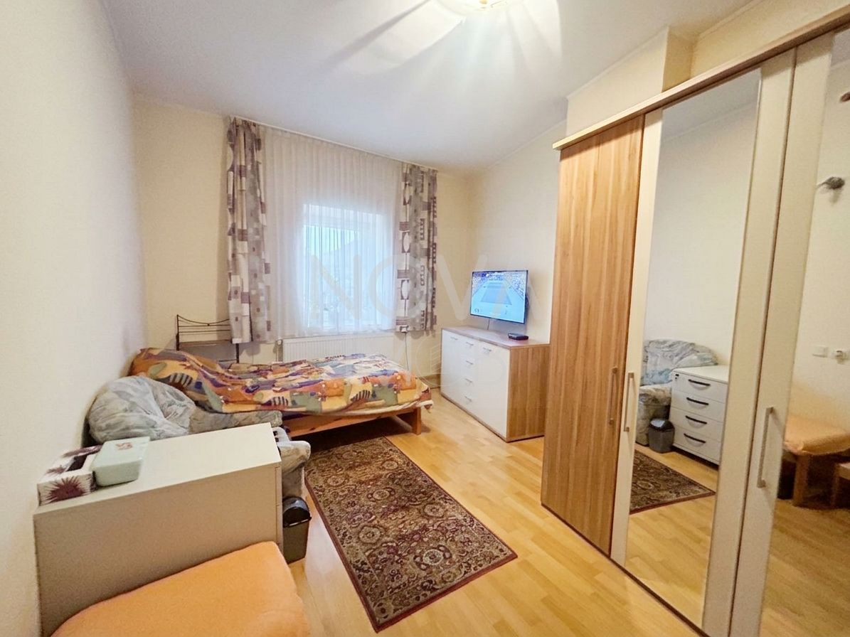 Casa de vanzare 200 mp cu spatiu comercial la parter, strada Lunga - Poză 11