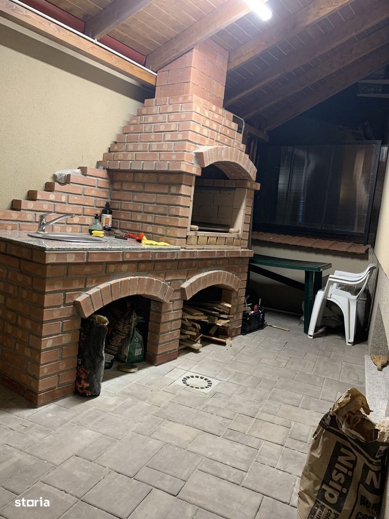 Casă spațioasă cu 5 camere - Sarari - Poză 11