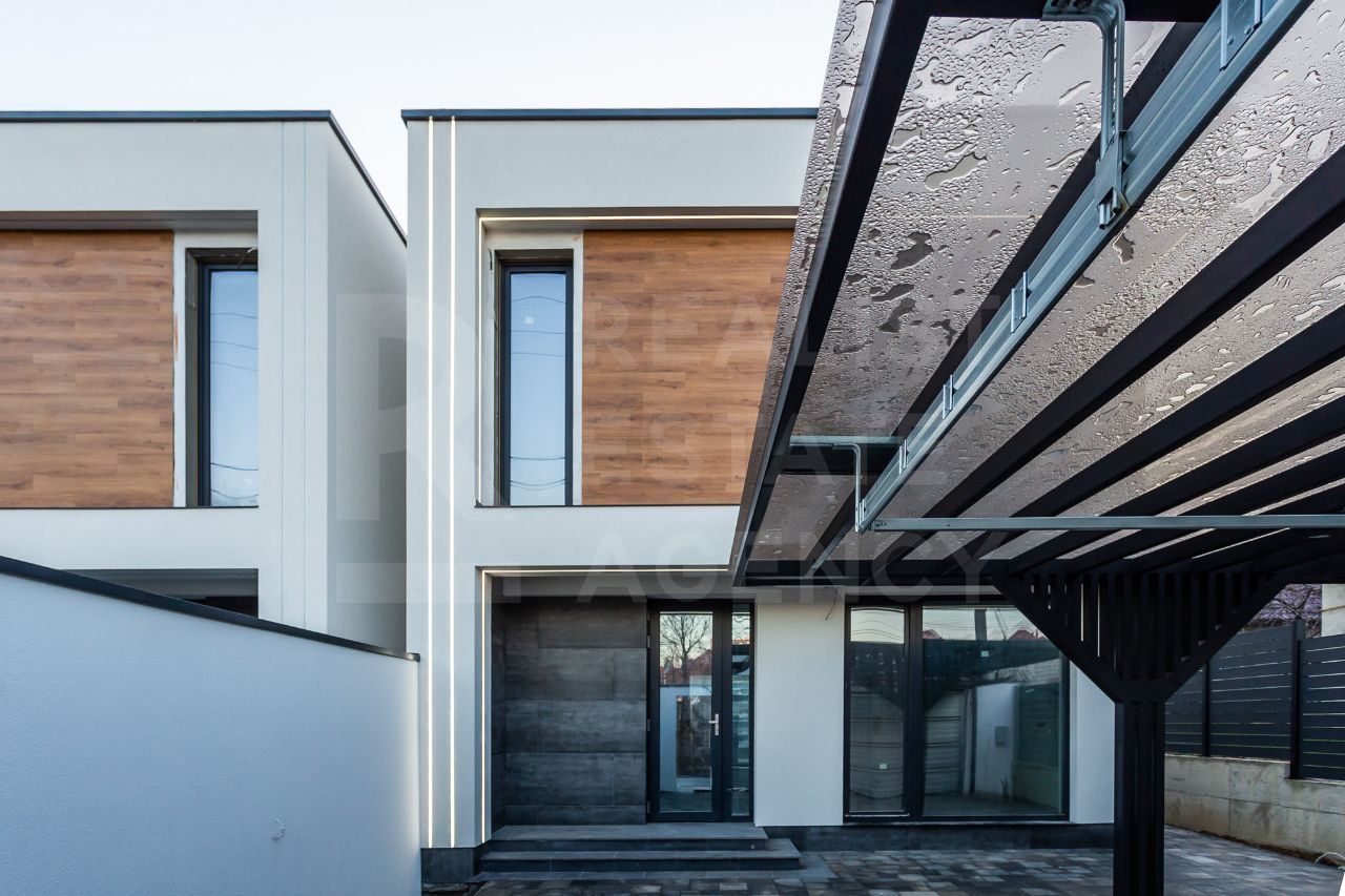 Casă , Hitech, 220 mp, amplasat pe str. Vierul, Dumbrava - Poză 2