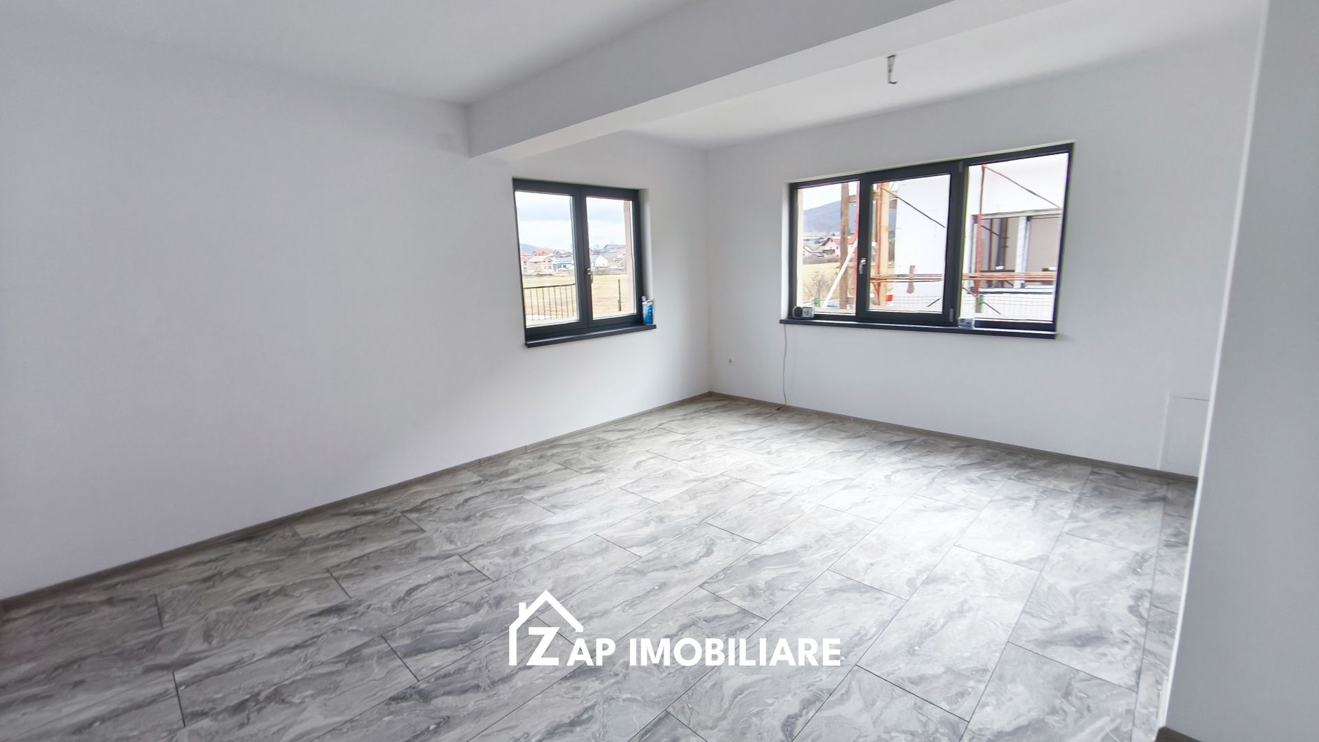 Casa la cheie 4 camere -  Sângeorgiu de Mures - Poză 9