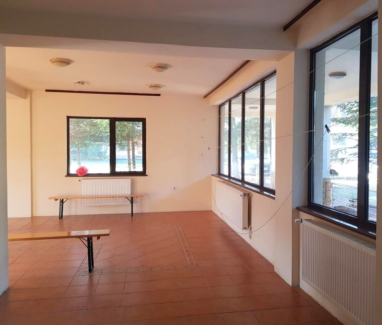 Hotel cu arhitectură montană deosebită poziționare premium Sâmbătă de Sus - Poză 13