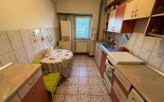 SOCOLA - BLOC 1980 - ETAJ INTERMEDIAR - APARTAMENT CU 3 CAMERE 2 BAI - Poză 6
