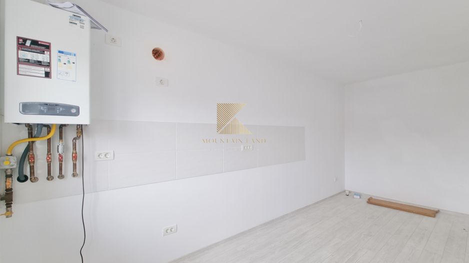 Casă însiruită cu 4 camere și curte proprie – Cartier Izvor, Str. Salc - Poză 4