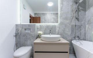 Apartament elegant cu terasă în Intre Lacuri, Iulius Mall. - Poză 13