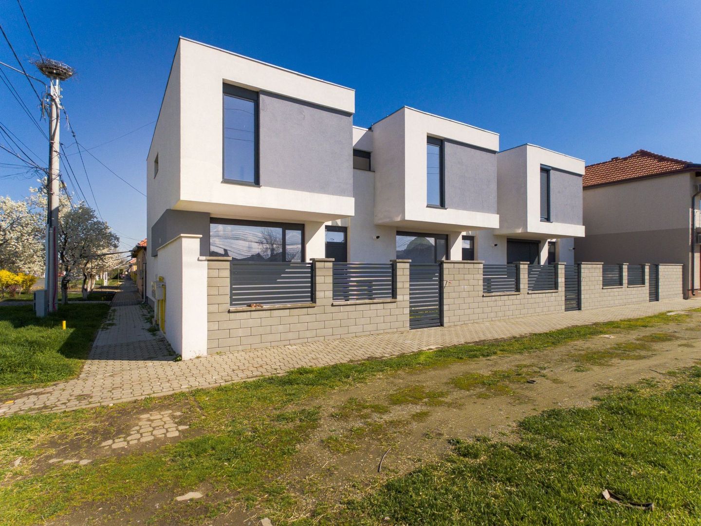 Casă înșiruită la cheie Aradul Nou - Poză 2