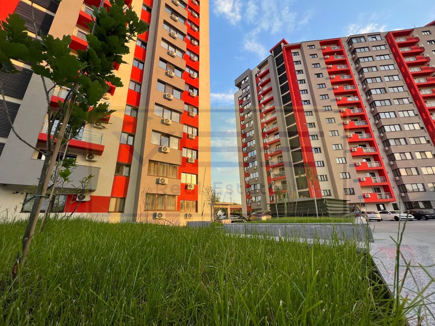 Apartament 2 camere cu parcare River Towers - Poză 1