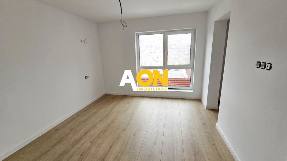 1/2 Duplex finisat 90%, 4 camere, 317 mp teren, zona Centru - Poză 11