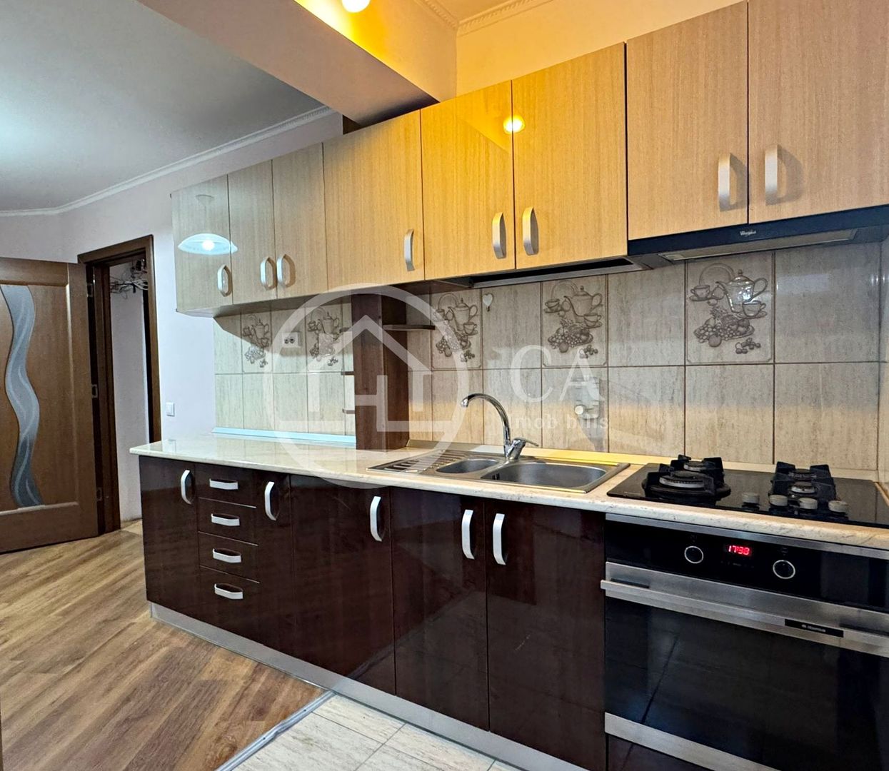 Apartament de vânzare cu 2 camere tip X în zona Nufărul, Oradea - Poză 2