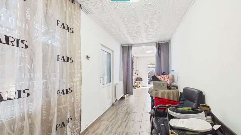 Casă cu 3 camere de vânzare în zona Bujac - Poză 4