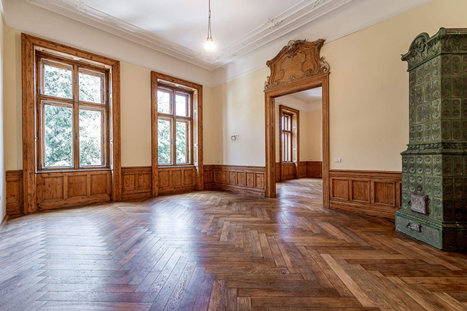 Apartament istoric pe Bulevardul Revoluției - Poză 3