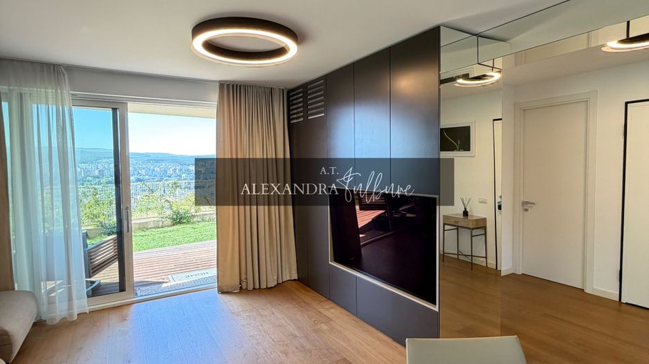 Apartament PREMIUM cu curte, terasă și lift cu acces direct în living - Poză 4