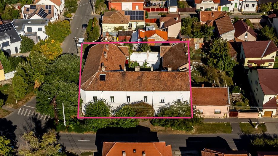 Oportunitate imobiliară! Clădire cu 18 apartamente - Poză 2