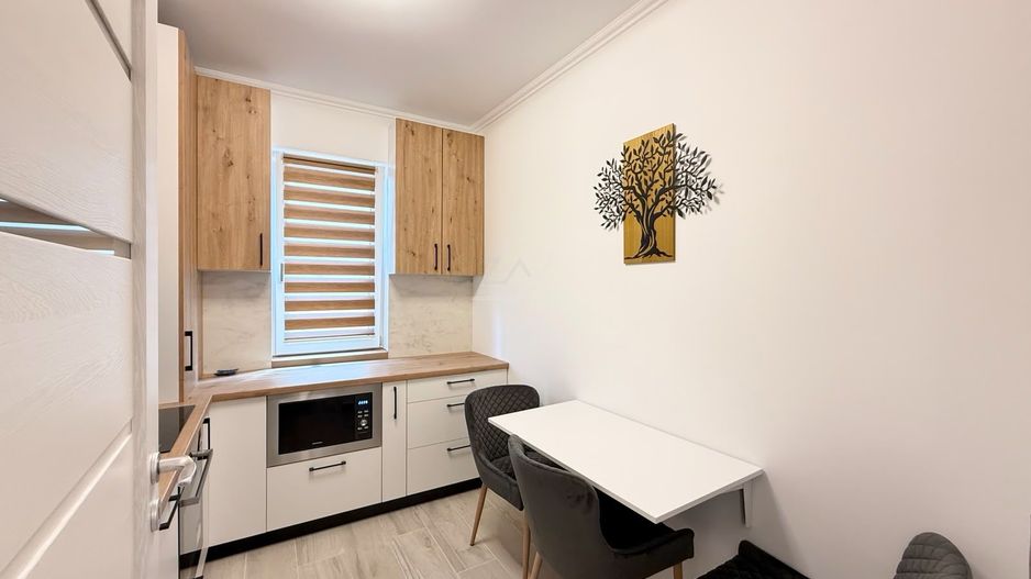 Comision 0! Mobilat si utilat complet. Bloc tip vila cu 6 apartamente si piscina - Poză 5