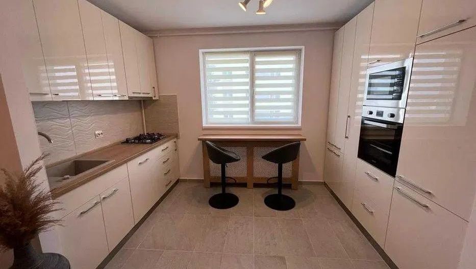 Apartament 2 camere cu centrală proprie și parcare - Poză 4