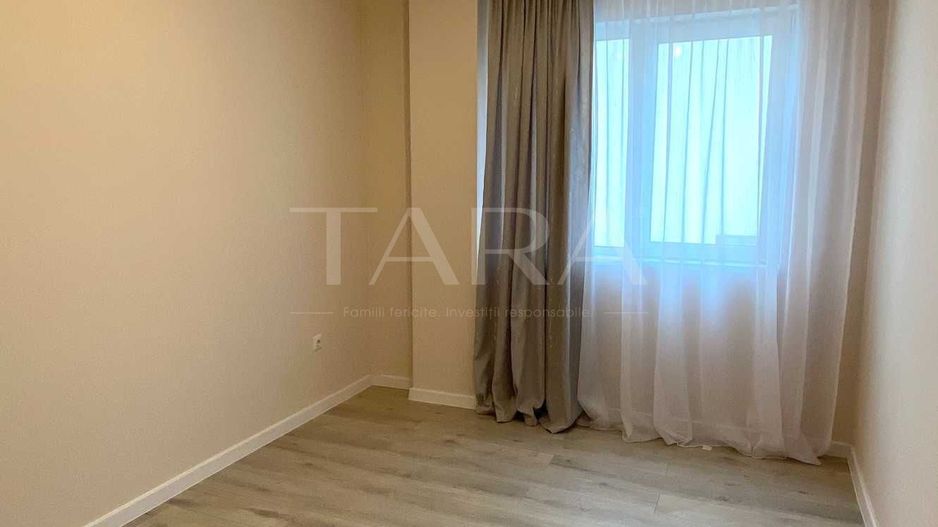 Apartament nou, 3 camere, ultim etaj, priveliște liberă – Floresti. - Poză 4