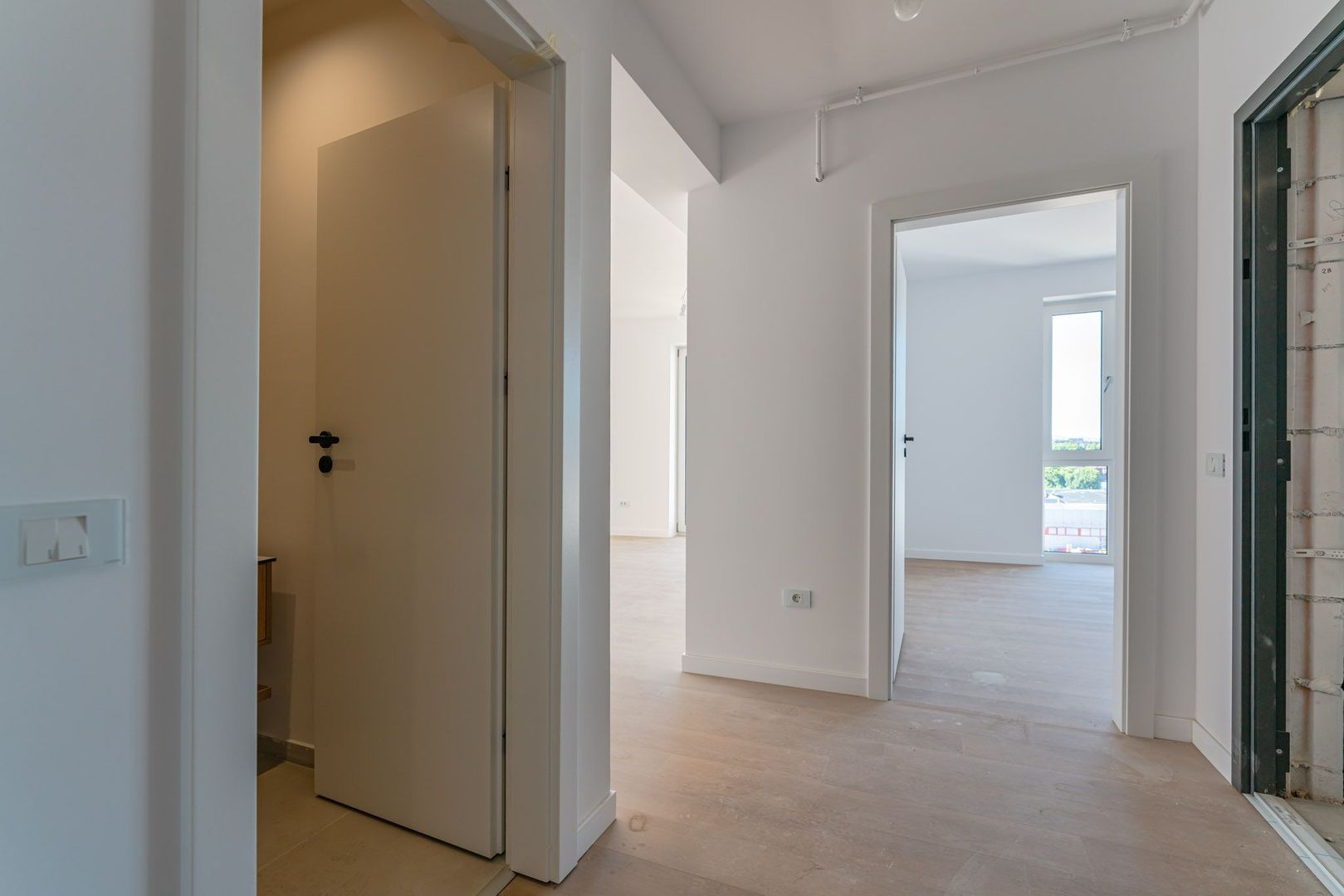Apartament 2.5 Camere Sala Polivalentă | 59 mp Util + 18 mp Balcon - Poză 11
