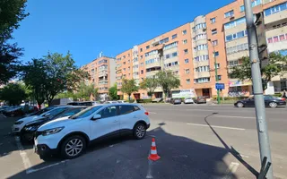 Centrul Civic ,str Toamnei apartament 3 camere cf I dec - Poză 14