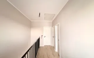 Duplex cu 4 camere, despărțit prin camera tehnica | Mosnita Veche - Poză 17