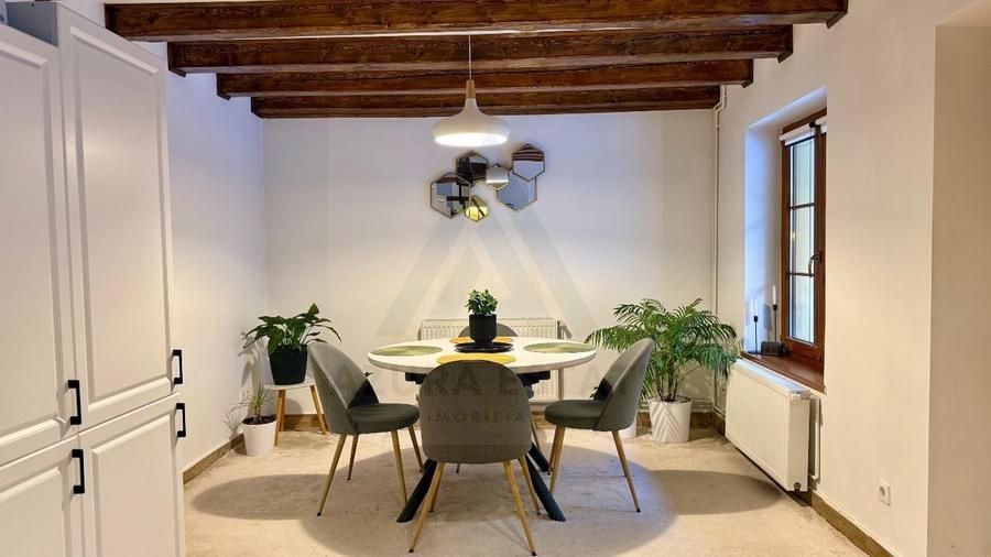 Casa ultracentral 3 camere 2 bai si curte privata pe Balcescu - Poză 5