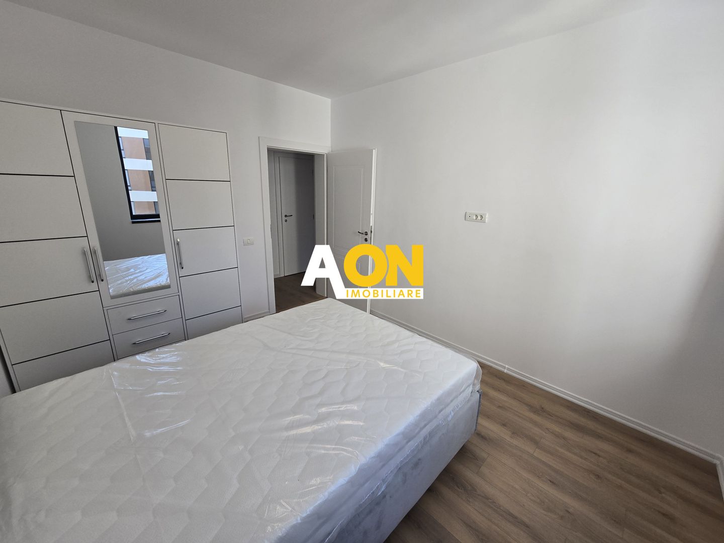 Apartament cu 3 Camere, Bloc Nou, Prima Închiriere, Zona Centru - Poză 5