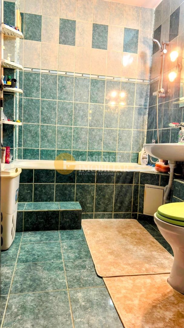 4 CAMERE DECOMANDAT + 2 BAI - 84 MP -Zona Galata - Poză 5