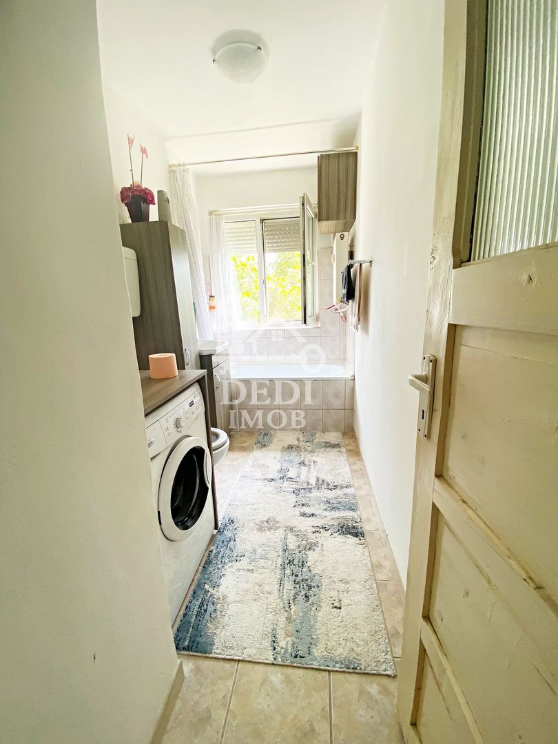 Apartament 3 camere de vânzare in zona Rogerius, Oradea - Poză 9