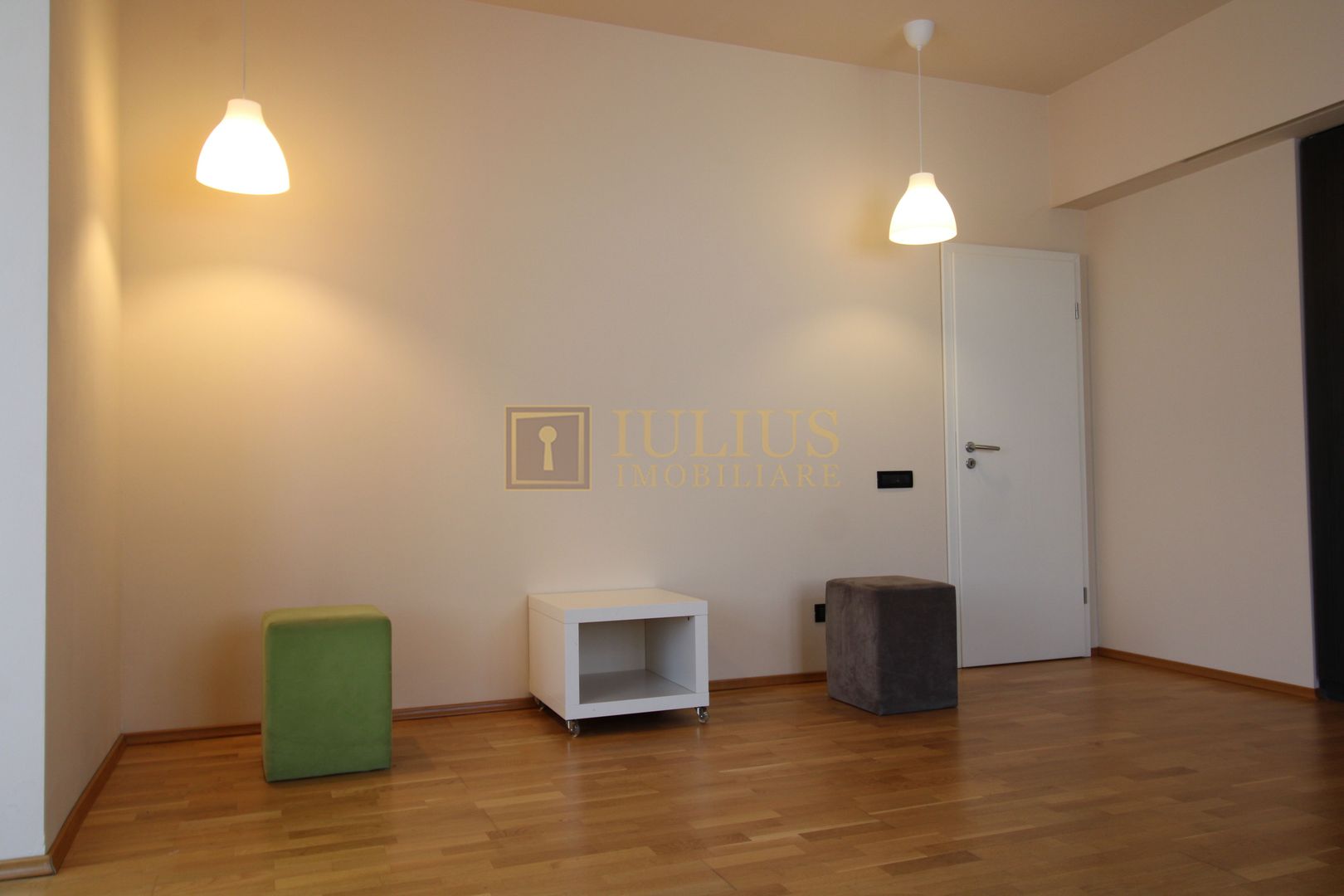 Birou mobilat si utilat, Complex Studentesc; centrala proprie. - Poză 16