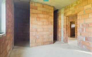 Casă la roșu  pe parter - Moșnița Veche - Poză 15