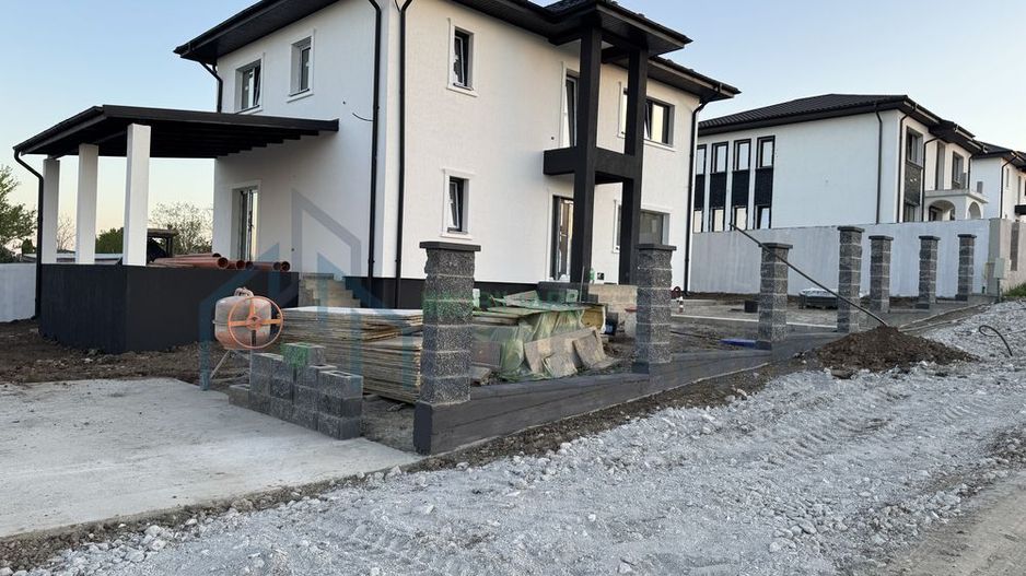 Casă parter+etaj+beci, 550 mp teren, 128 mp utili, Dorobant, comuna Aroneanu - Poză 3
