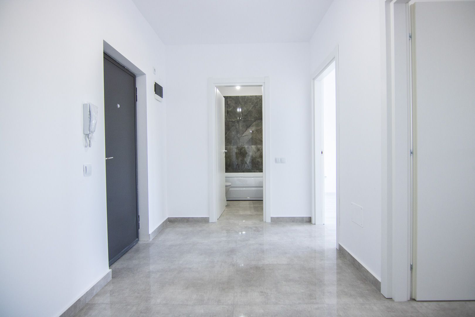 Luna IULIE vine cu -10% REDUCERE - Poză 6