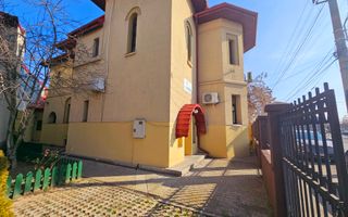 2 Vile Interbelice | Zonă Centrală | Renovate Integral 2024 - Poză 1