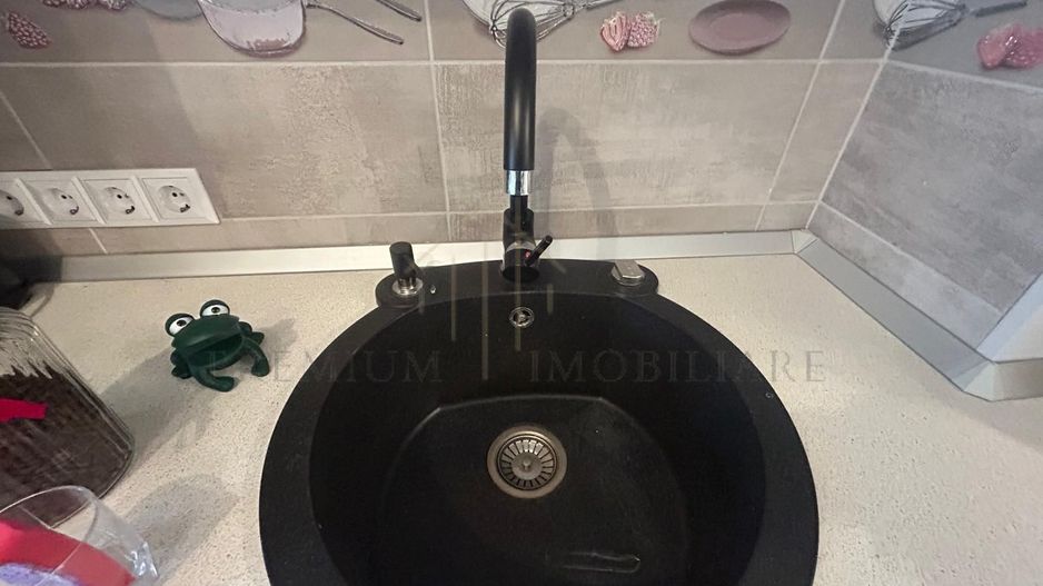 Apartament 2 camere decomandat, complet renovat, etaj 3/4,zona de sus - Poză 7