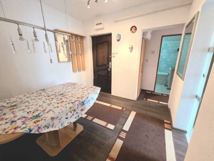 Apartament 2 camere decomandat et.2 Cetate zona Mercur - Poză 4