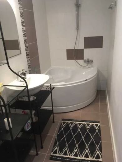Închiriez apartament 2 camere, Decebal, centrală proprie - Poză 6