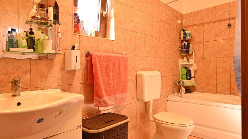 Casa P+1E, cu anexe si hala - Poză 17